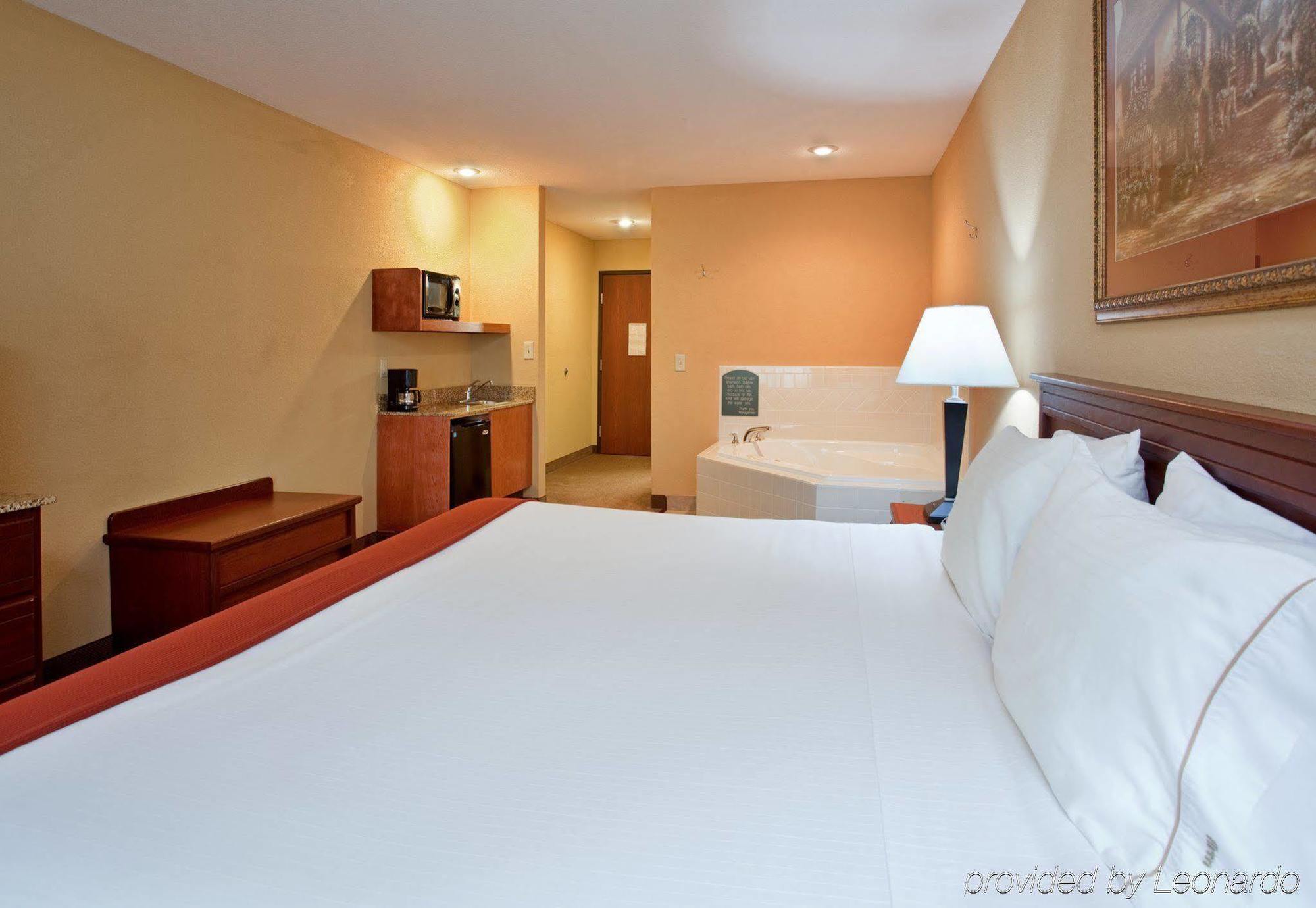 Holiday Inn Express Hotel & Suites Maryville By Ihg Pokoj fotografie